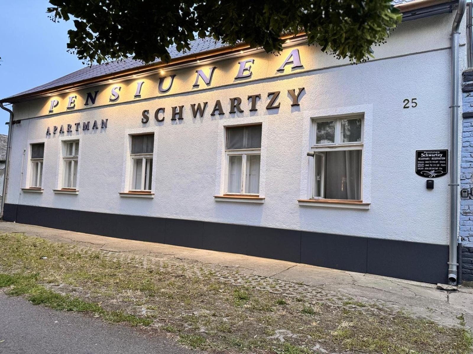 Pensiunea Schwartzy Hotel Mako Exterior photo